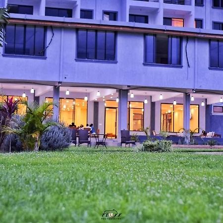 The Willis Hotel, Bomet Esterno foto