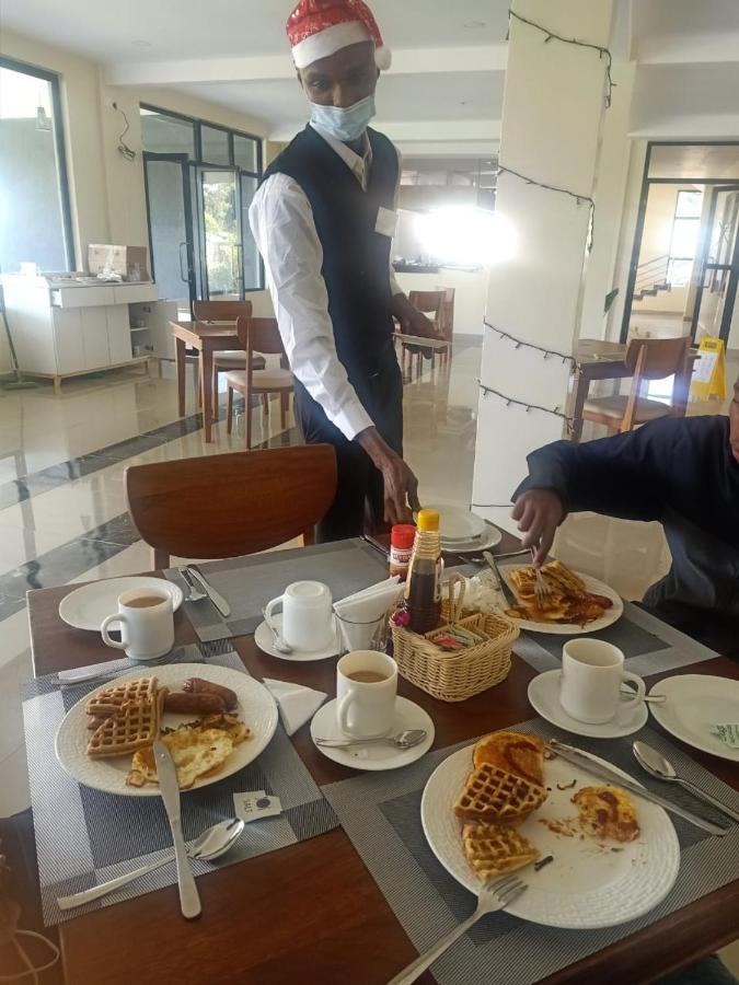 The Willis Hotel, Bomet Esterno foto