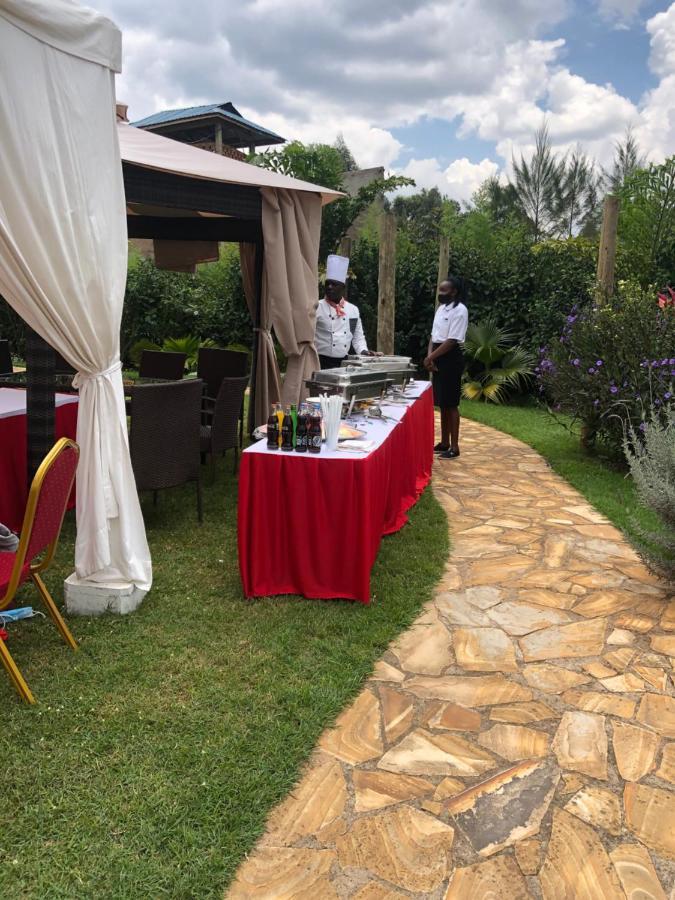 The Willis Hotel, Bomet Esterno foto